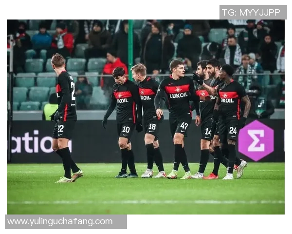 7号足球明星后卫的传奇故事与赛场风采解析